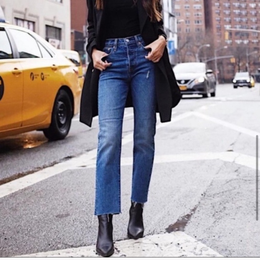Levi’s Wedgie Fit Straight Raw Hem Jeans